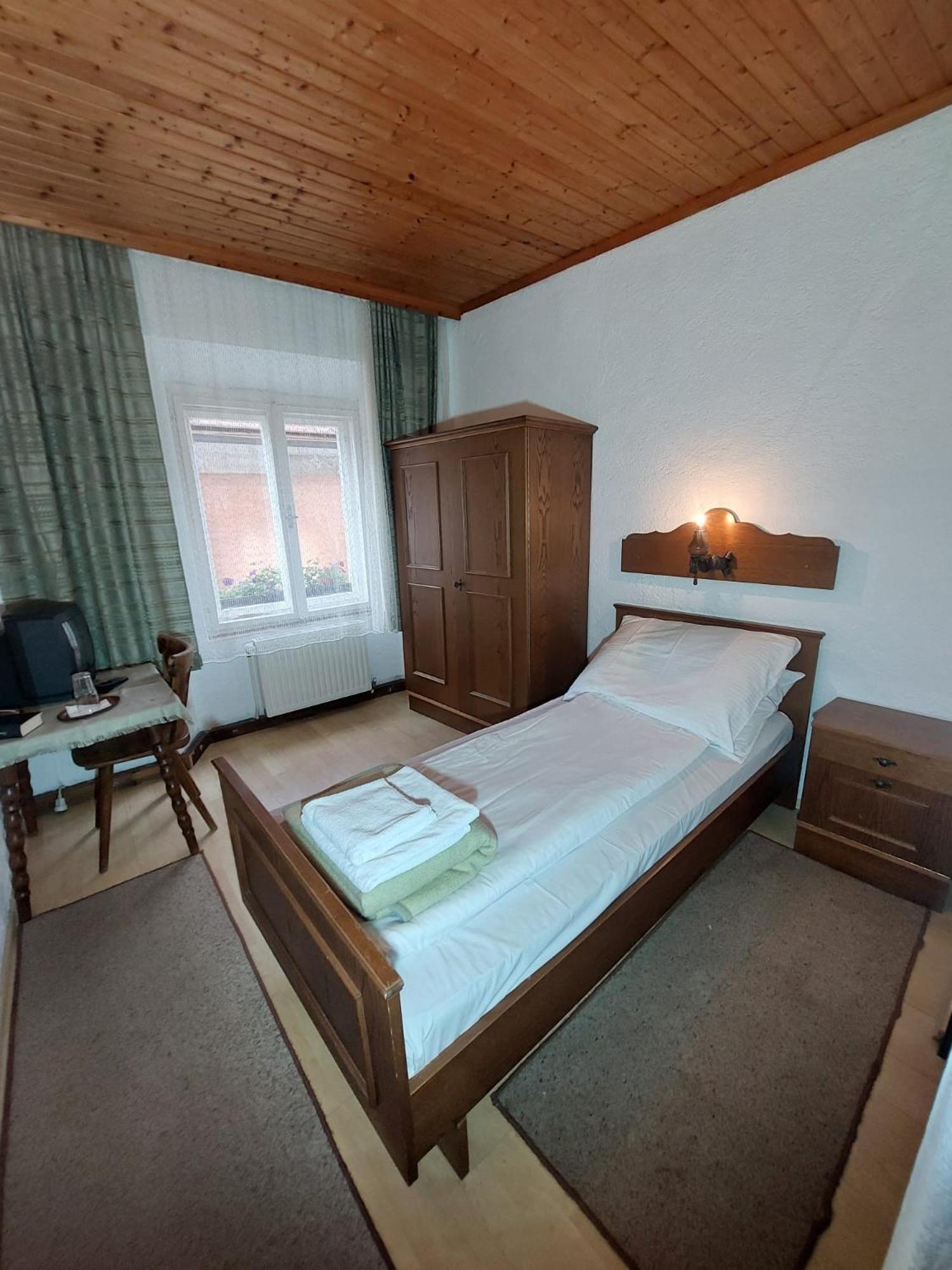 Gasthof Zur Post Eisenerz Bagian luar foto