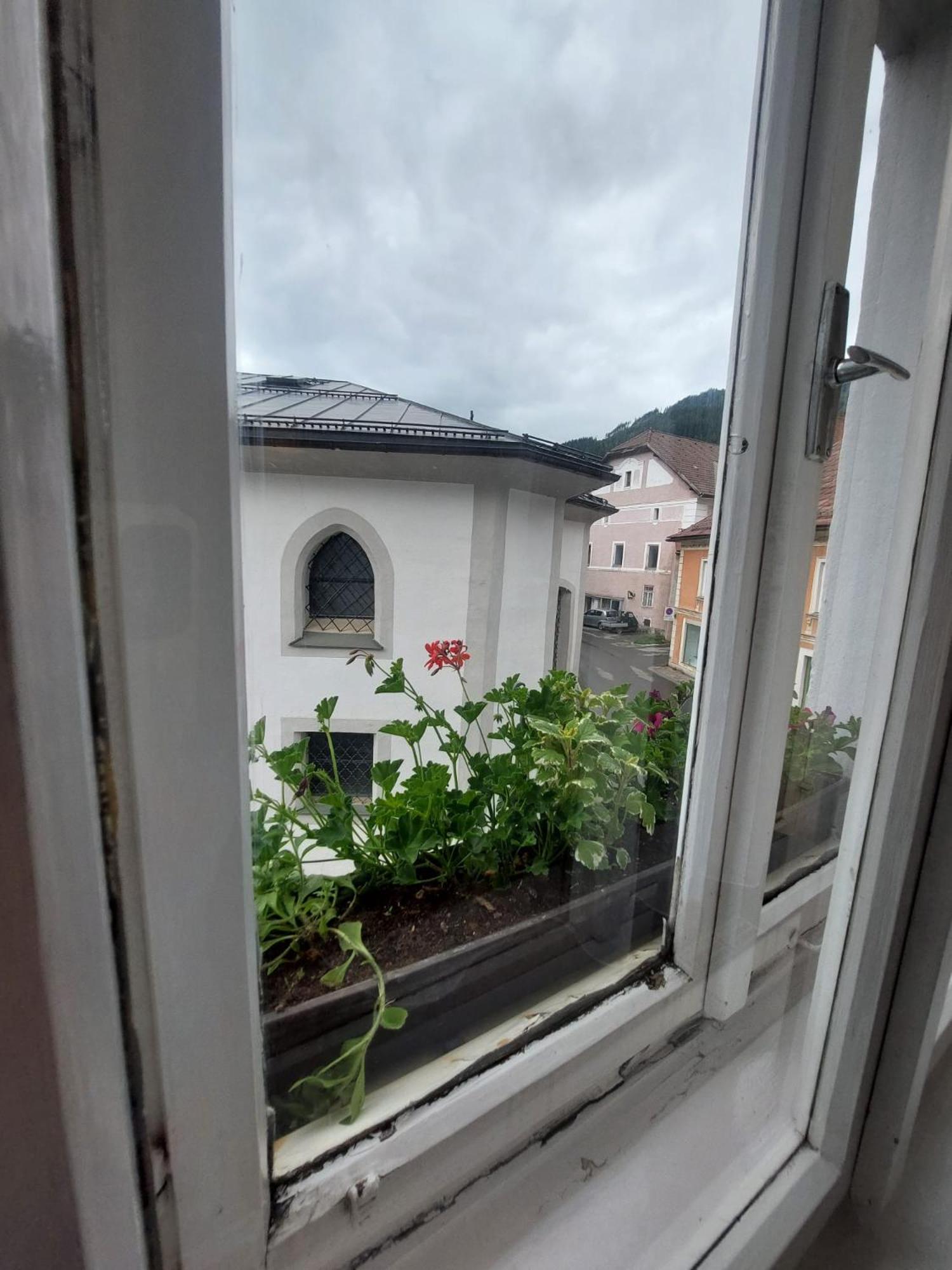 Gasthof Zur Post Eisenerz Bagian luar foto
