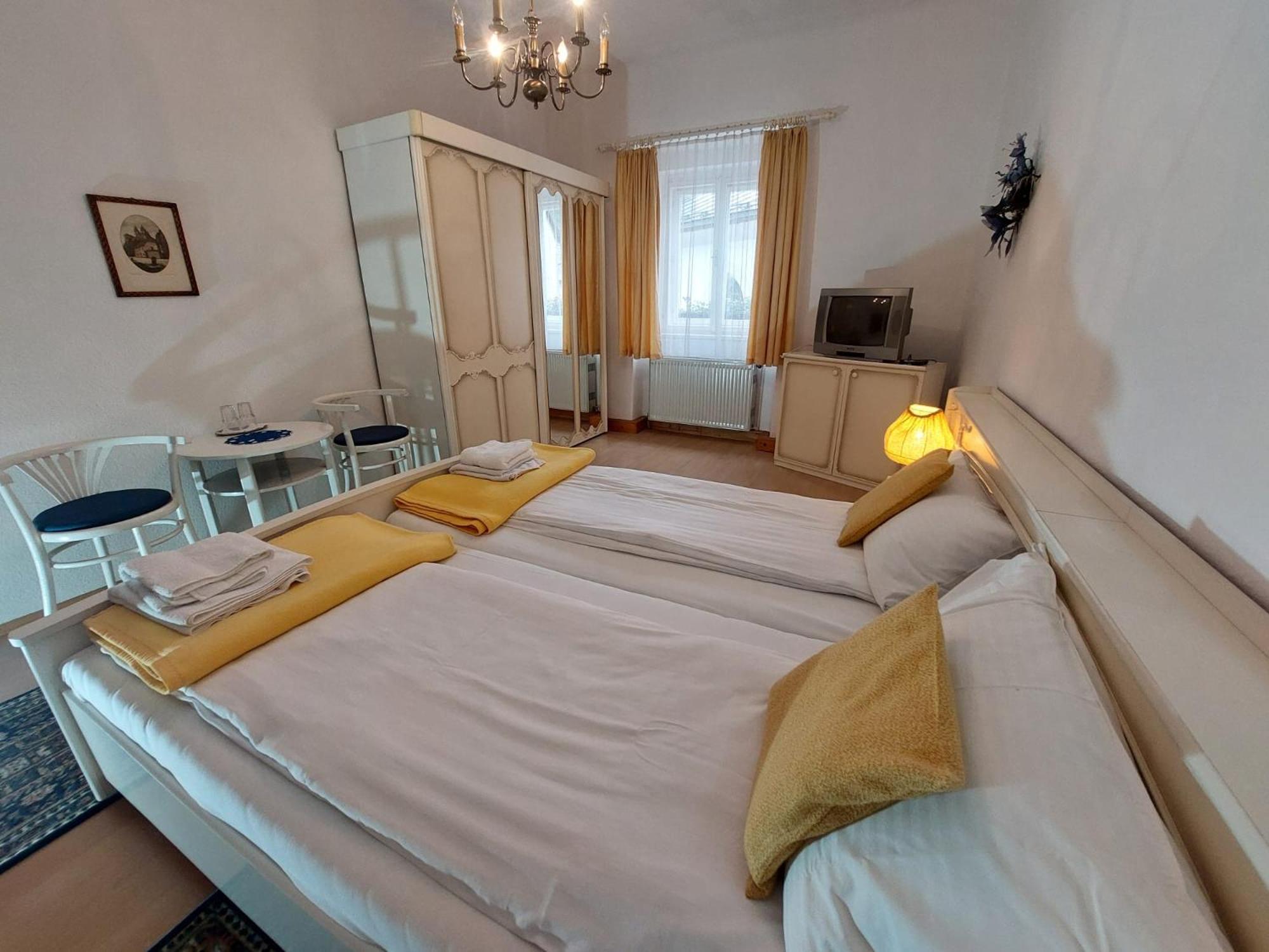 Gasthof Zur Post Eisenerz Bagian luar foto