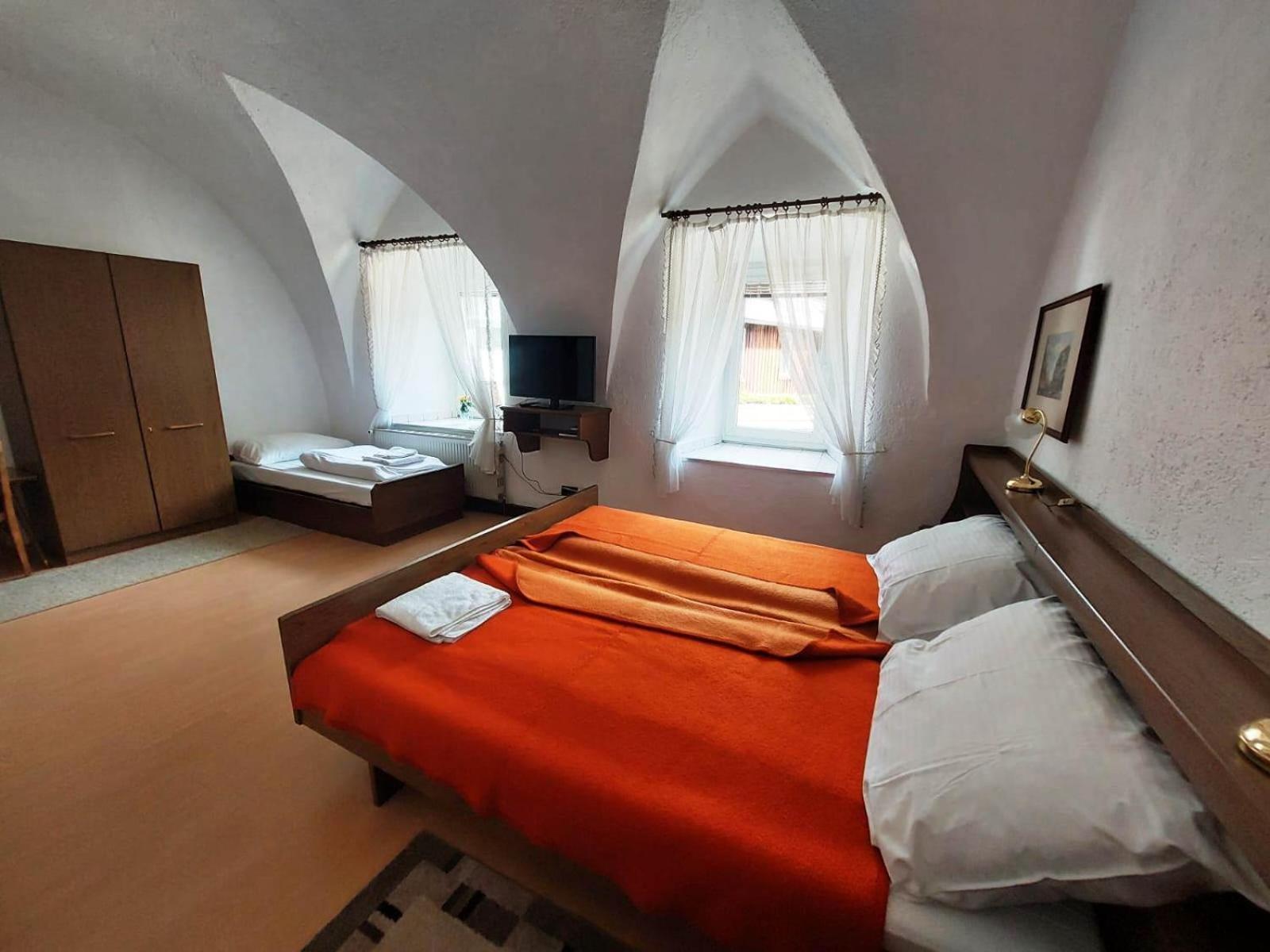 Gasthof Zur Post Eisenerz Bagian luar foto