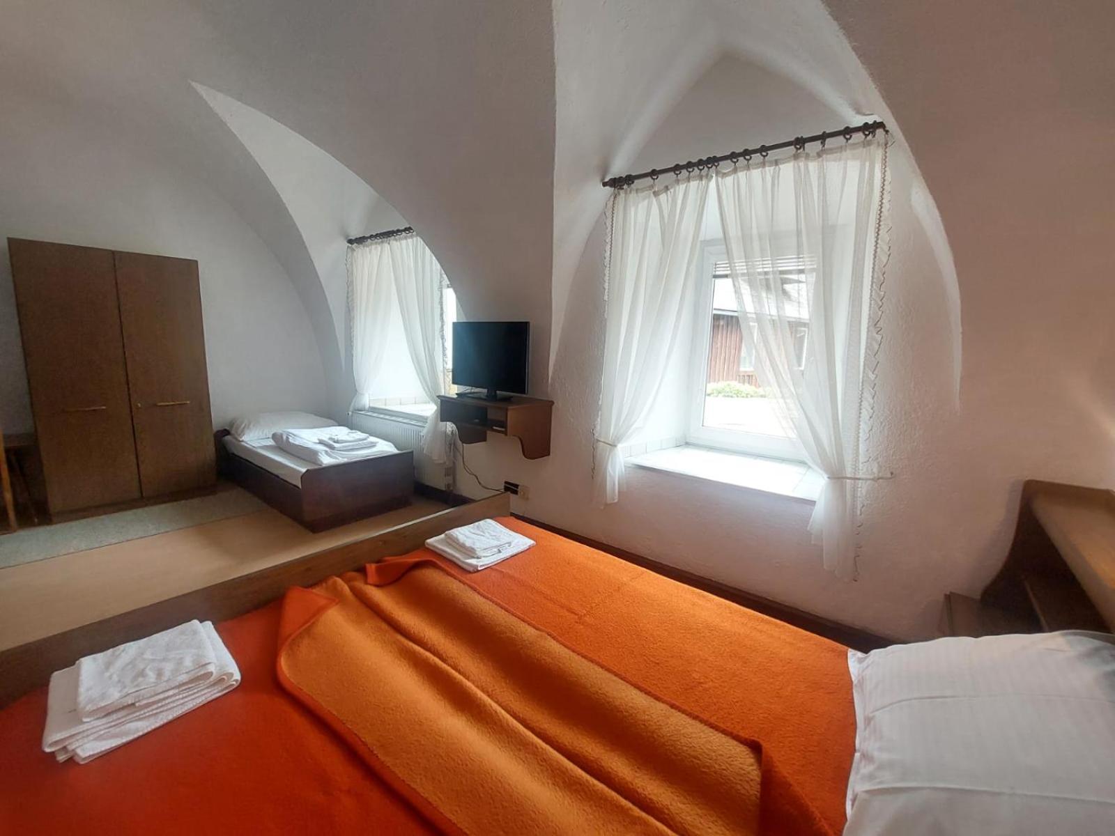 Gasthof Zur Post Eisenerz Bagian luar foto